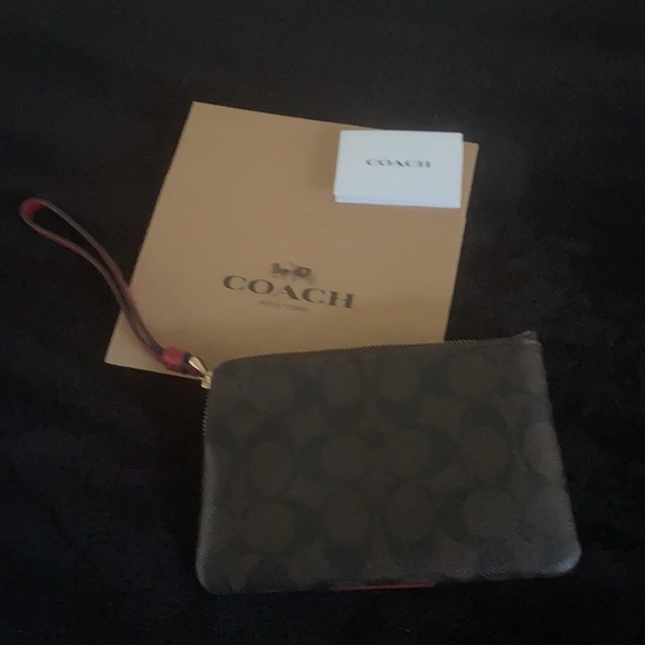 Coach small wristlet - Picture 2 of 6